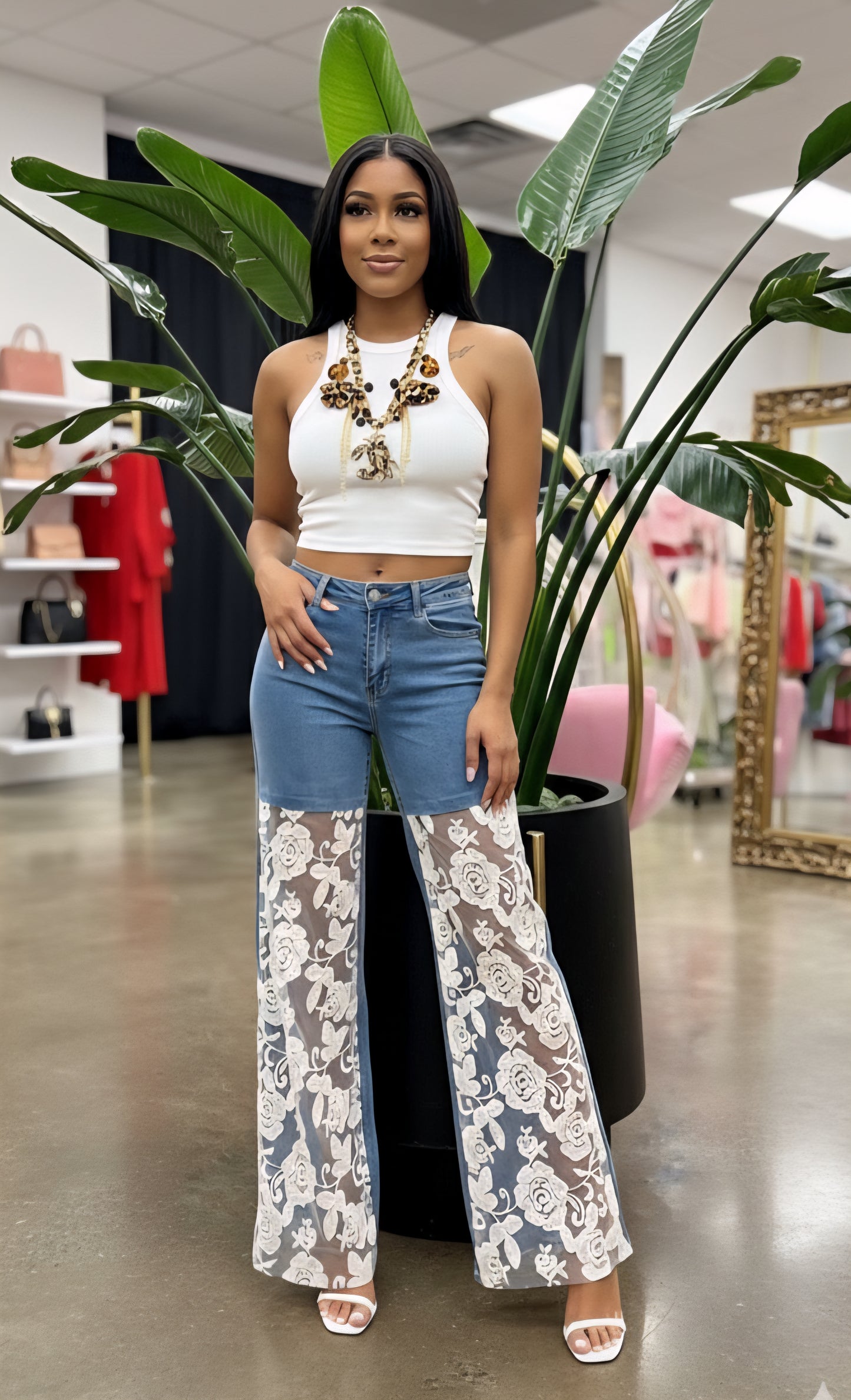 Dynamic White top